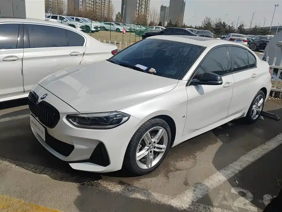 BMW 1 SERIES