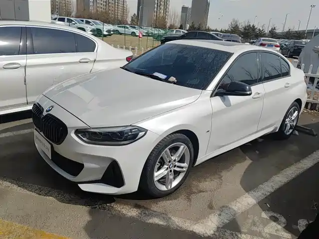 BMW 1 SERIES