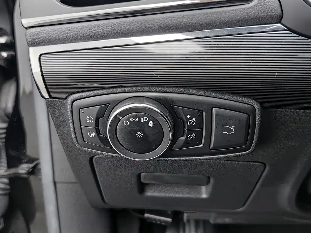Ford Taurus — миниатюра 21