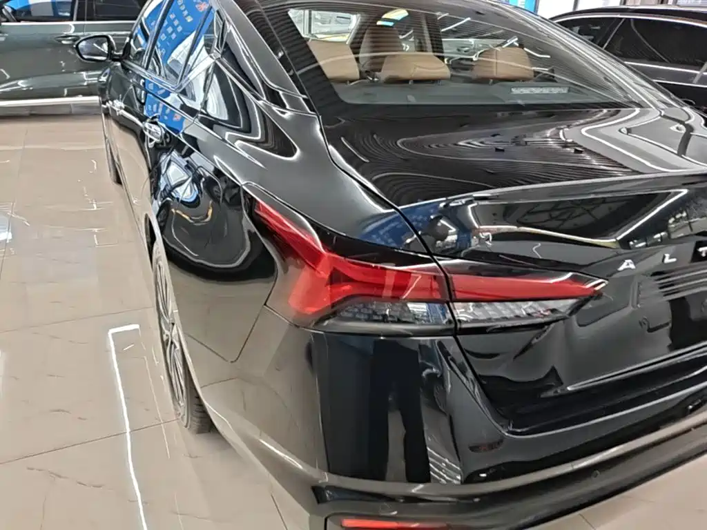 Nissan Teana — миниатюра 5
