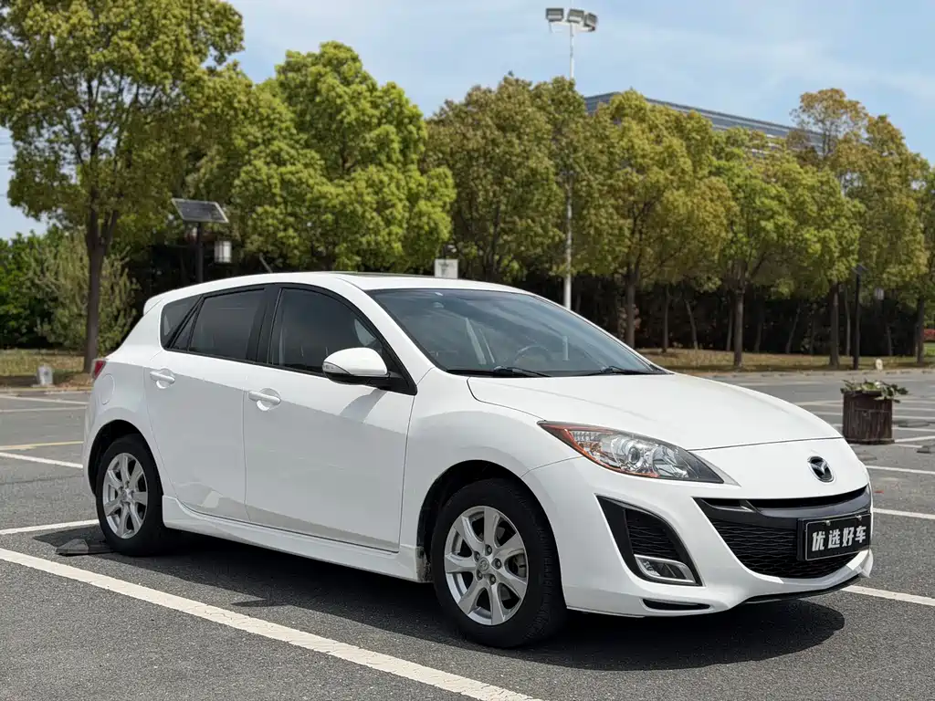 Mazda Mazda3 3 2012 2.0L AT Luxury