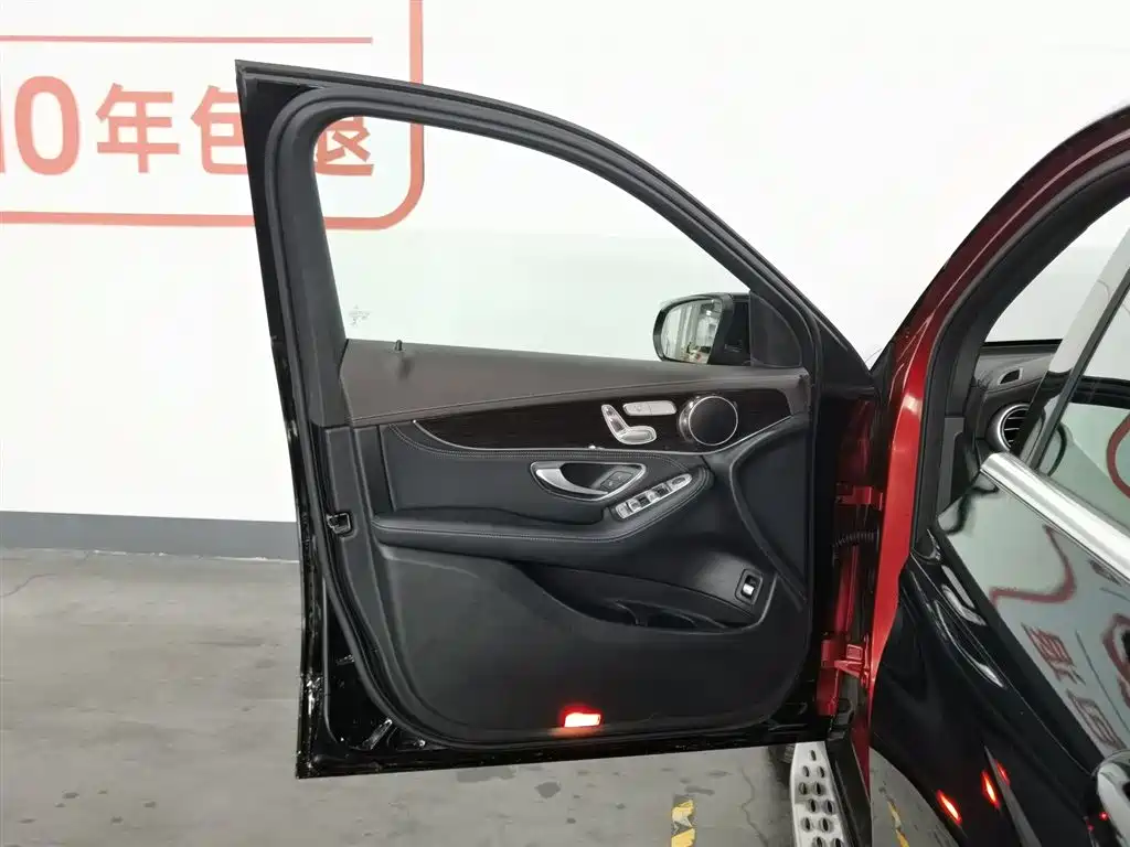 Mercedes-Benz GLC 2018 GLC 260 4MATIC Luxury