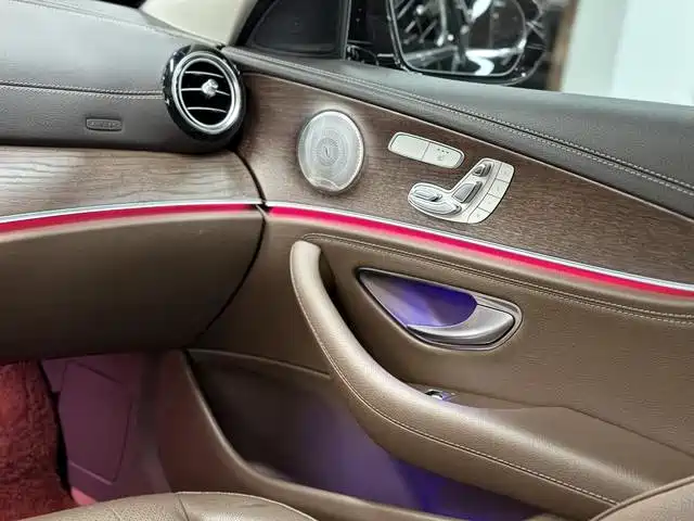 Mercedes-Benz E-Class 2023 — фото 7