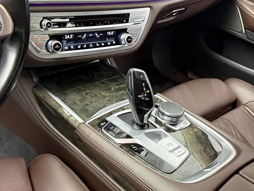 BMW 7 Series 7 2016 740Li Lead