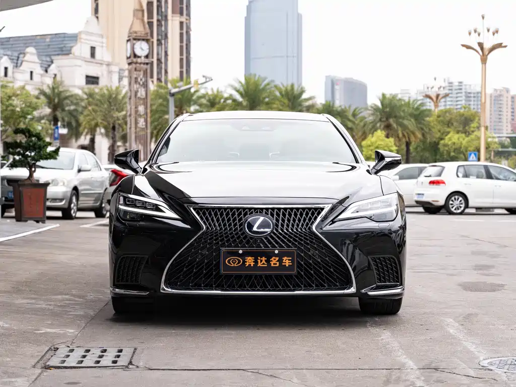 LEXUS LS