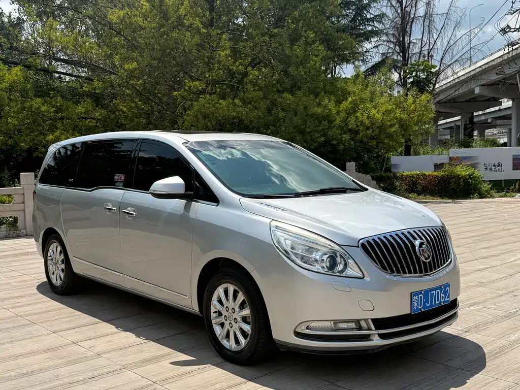 Buick GL8 — миниатюра 3