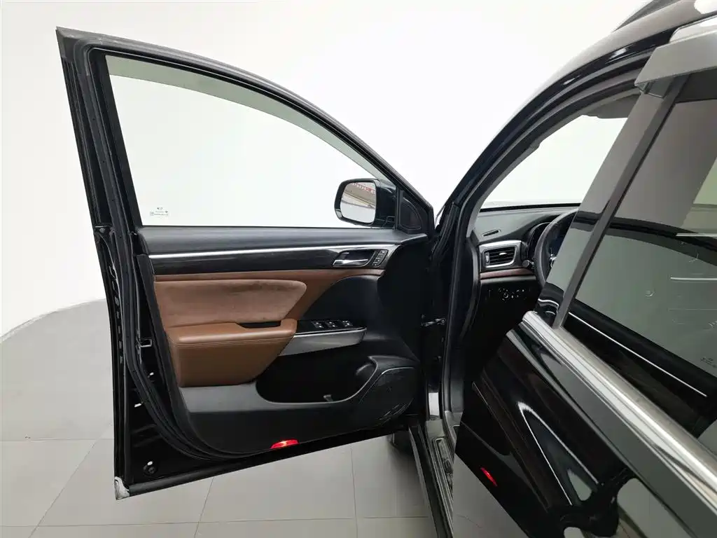 GAC GS8 2017 320T Luxury Smart Connect （ мест）