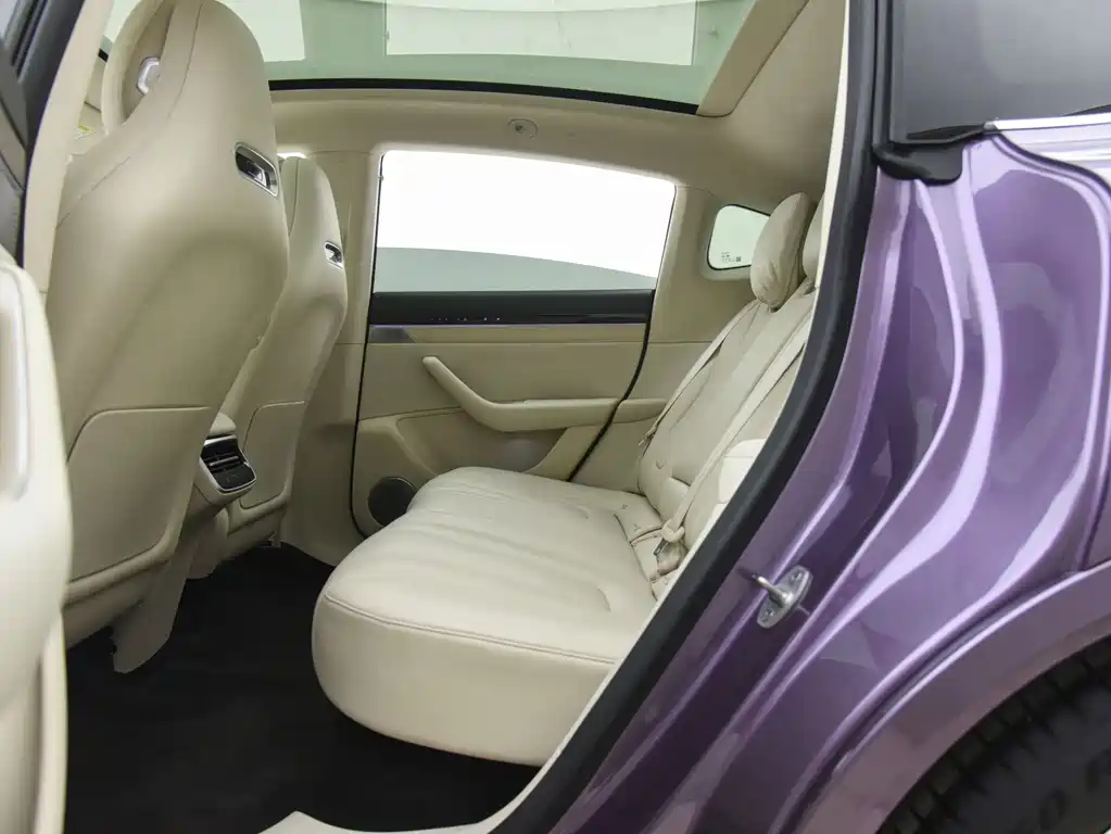 AITO WISDOM WORLD R7