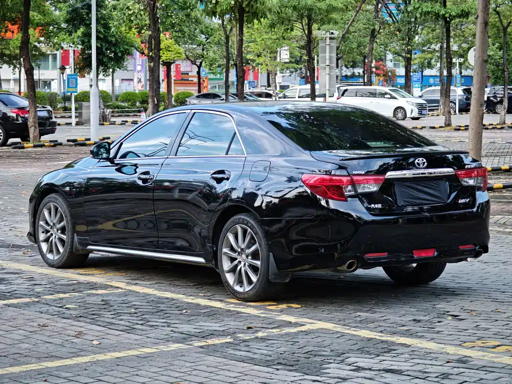 Toyota Reiz — миниатюра 18