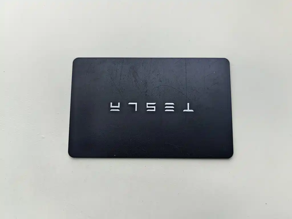 Tesla Model Y — миниатюра 19
