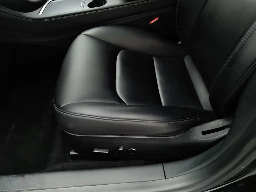 Tesla Model 3 — миниатюра 20