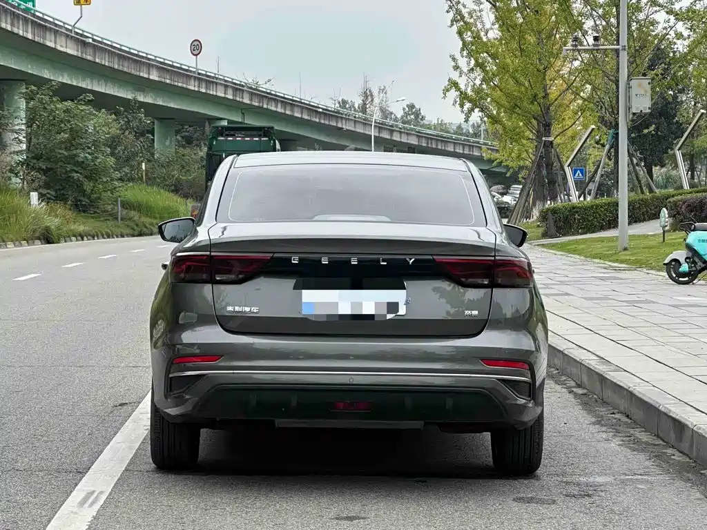 Geely Emgrand — миниатюра 4