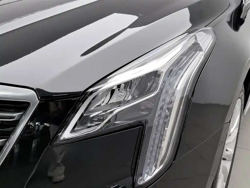 Cadillac XTS 2018 28T