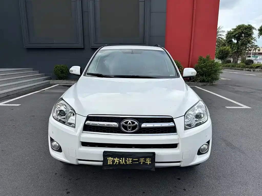 Toyota RAV4 — миниатюра 2