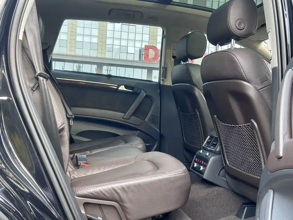 Audi Q7 — миниатюра 10