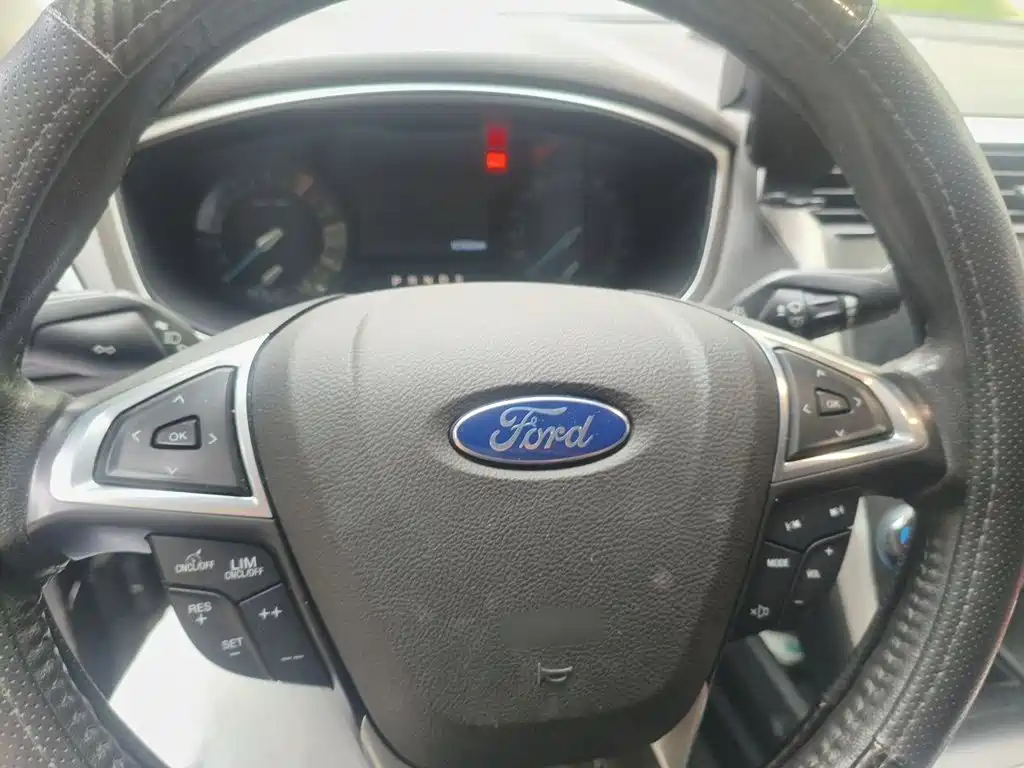 Ford Mondeo — миниатюра 6