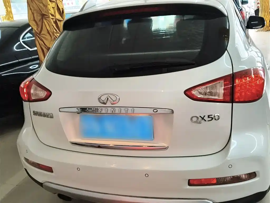 Infiniti QX50 2015 2.5L Enjoy
