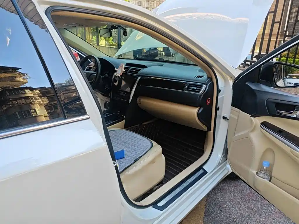 Toyota Camry — миниатюра 18