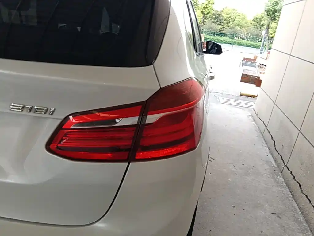 BMW 2 Series Active Tourer — миниатюра 8