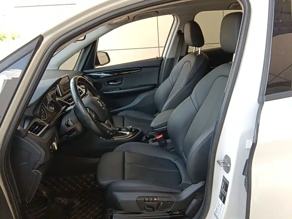 BMW 2 Series Active Tourer — миниатюра 15