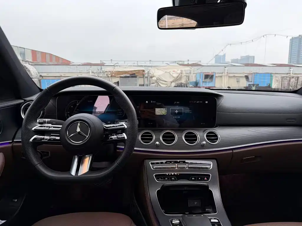 MERCEDES-BENZ E CLASS