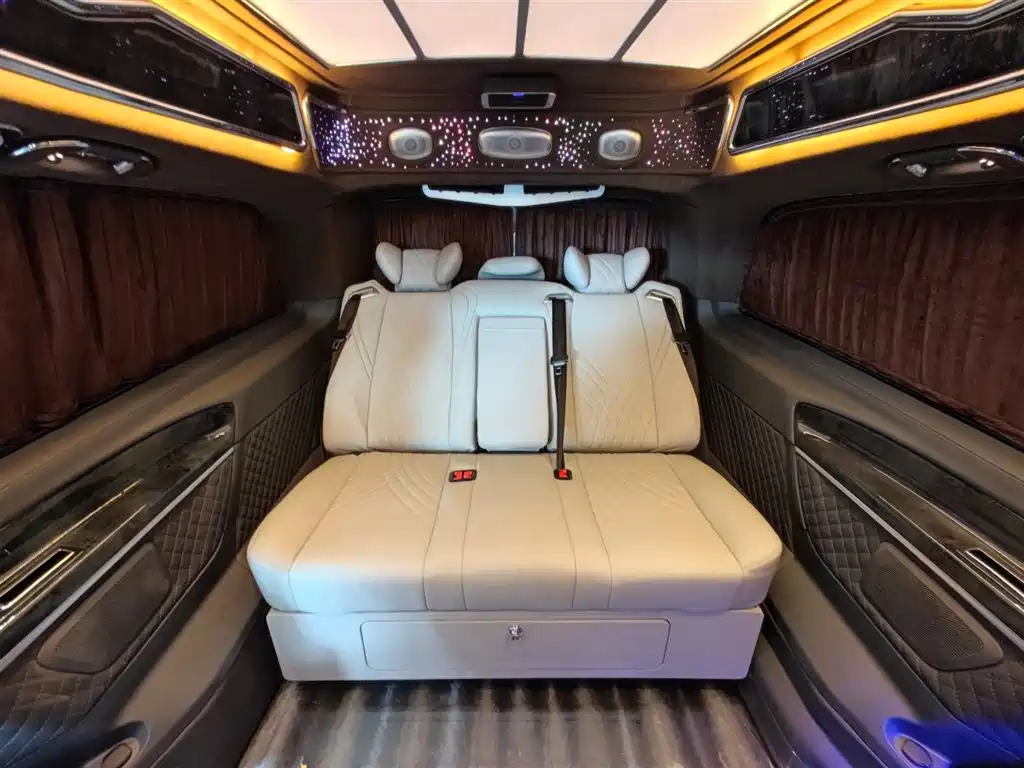Mercedes-Benz Vito 2021 2.0T 7 мест