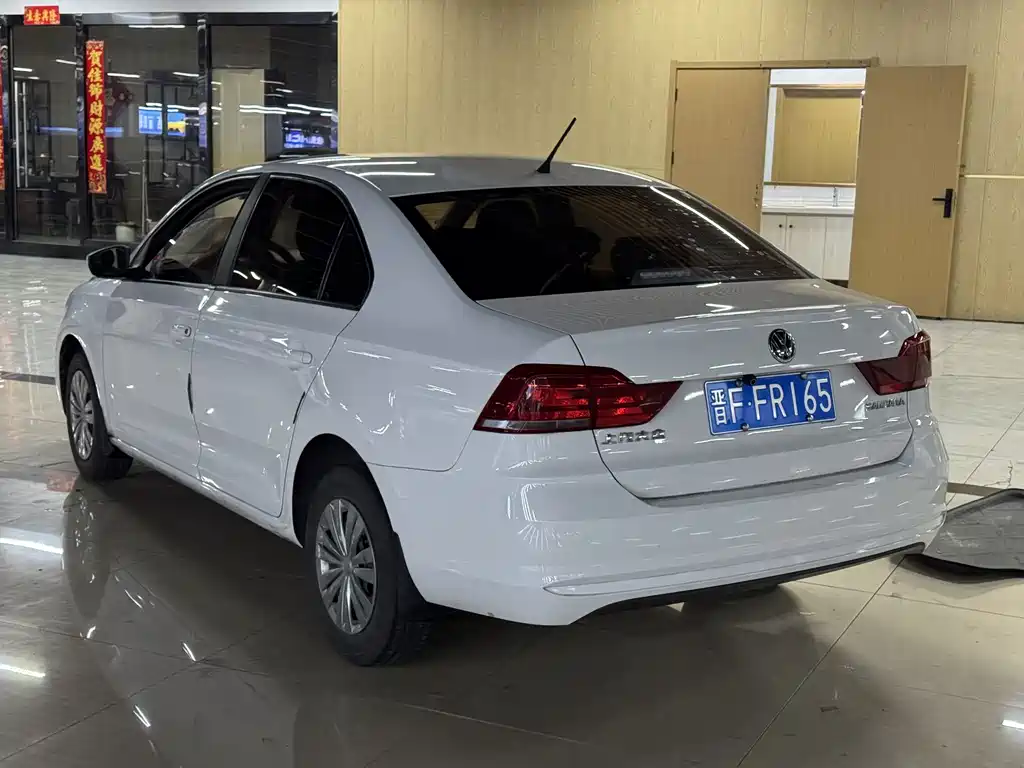 Volkswagen Santana — миниатюра 4