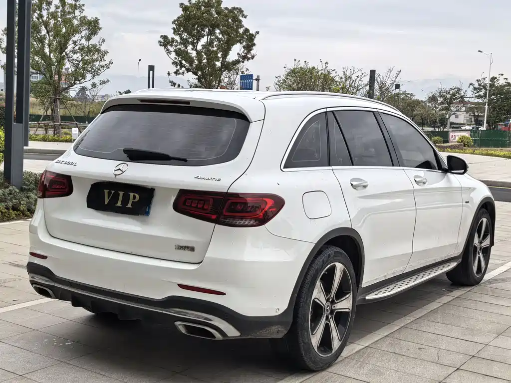 MERCEDES-BENZ GLC
