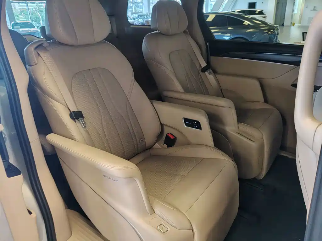 Buick GL8 Hybrid — миниатюра 33