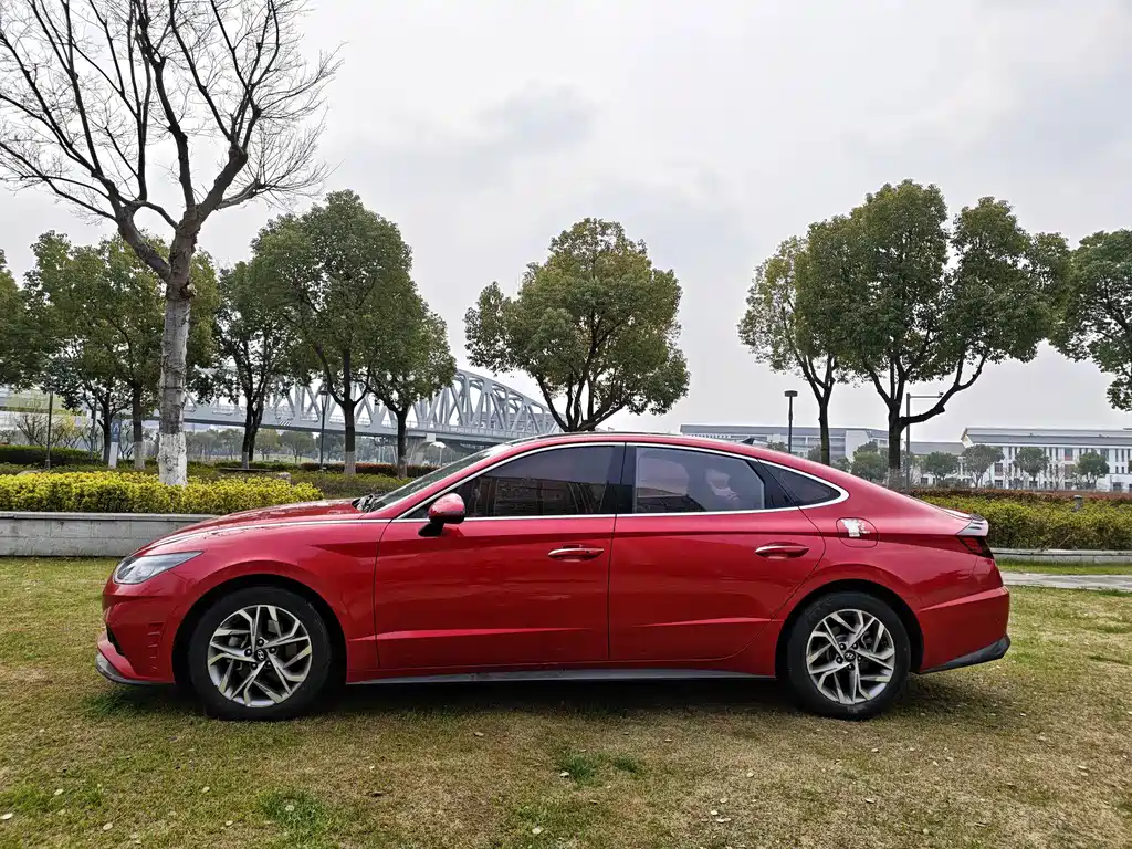 Hyundai Sonata — миниатюра 4