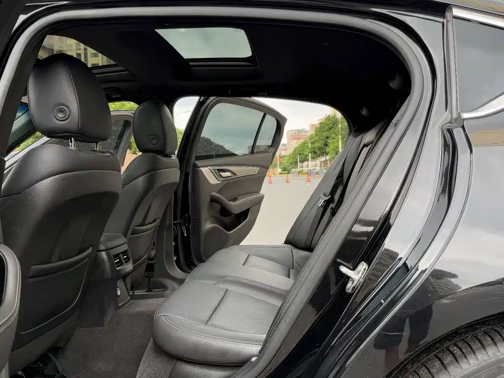 Cadillac CT5 — миниатюра 21