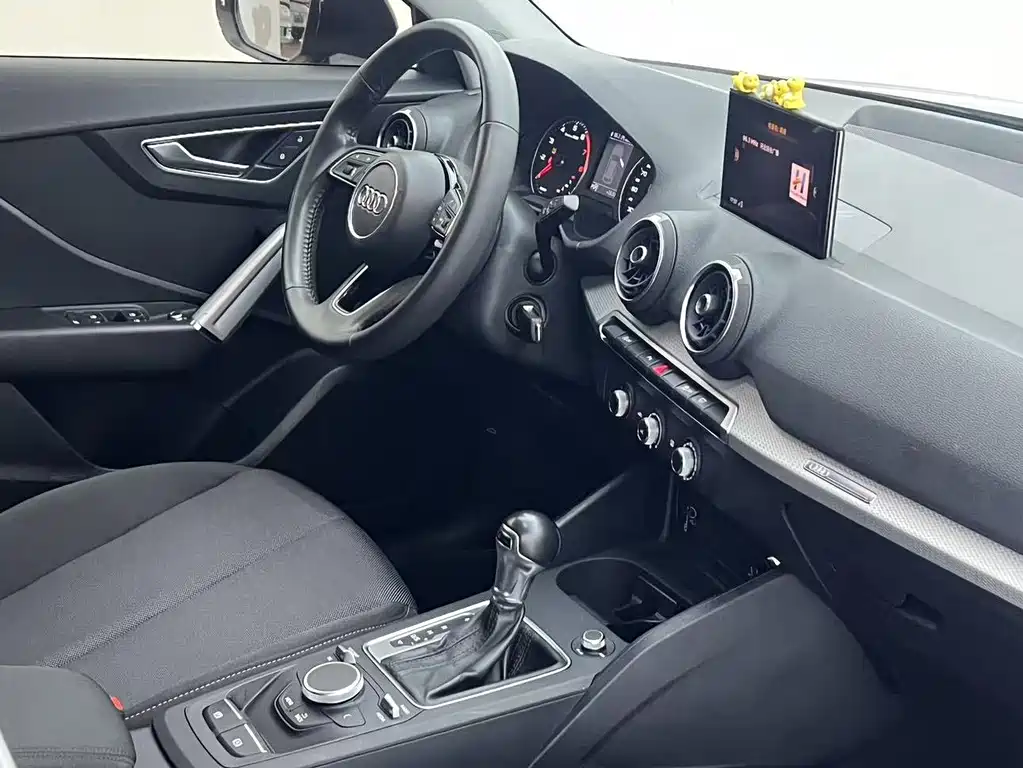 Audi Q2L — миниатюра 3