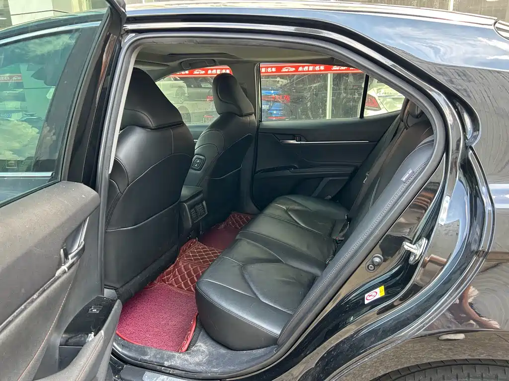 Toyota Camry — миниатюра 7