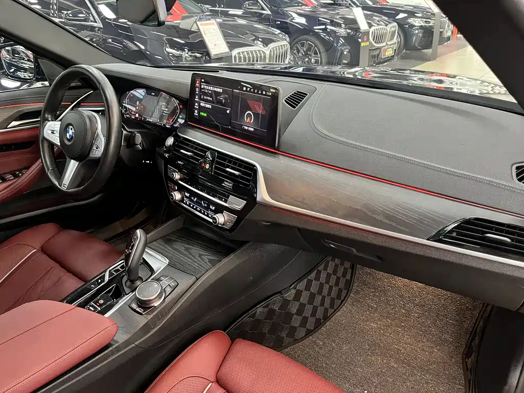 BMW 5 Series — миниатюра 6