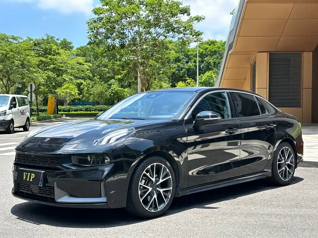 Купить Lynk & Co 03