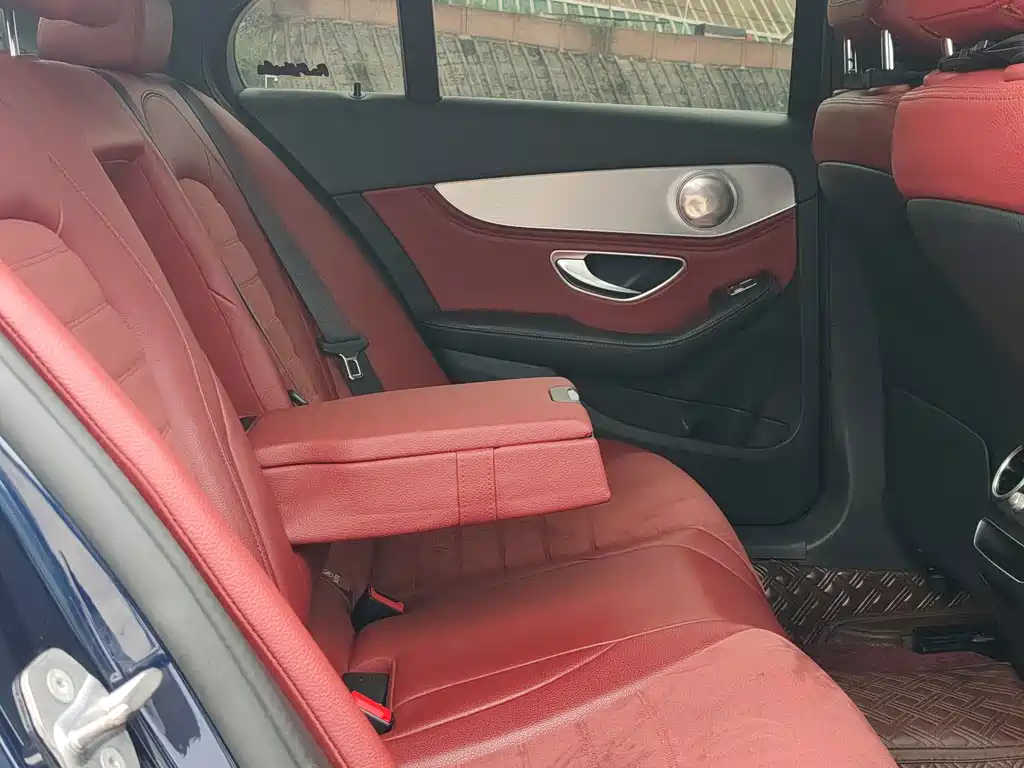 Mercedes-Benz C-Class — миниатюра 11