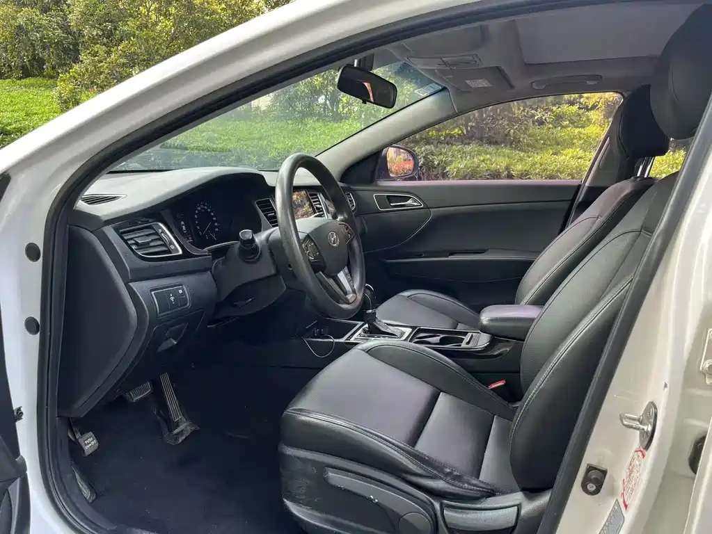 Hyundai Mistra 2014 1.8L AT Luxury DLX
