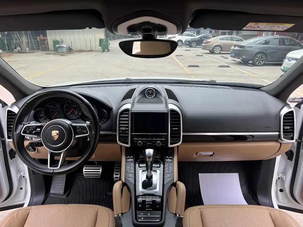 PORSCHE CAYENNE