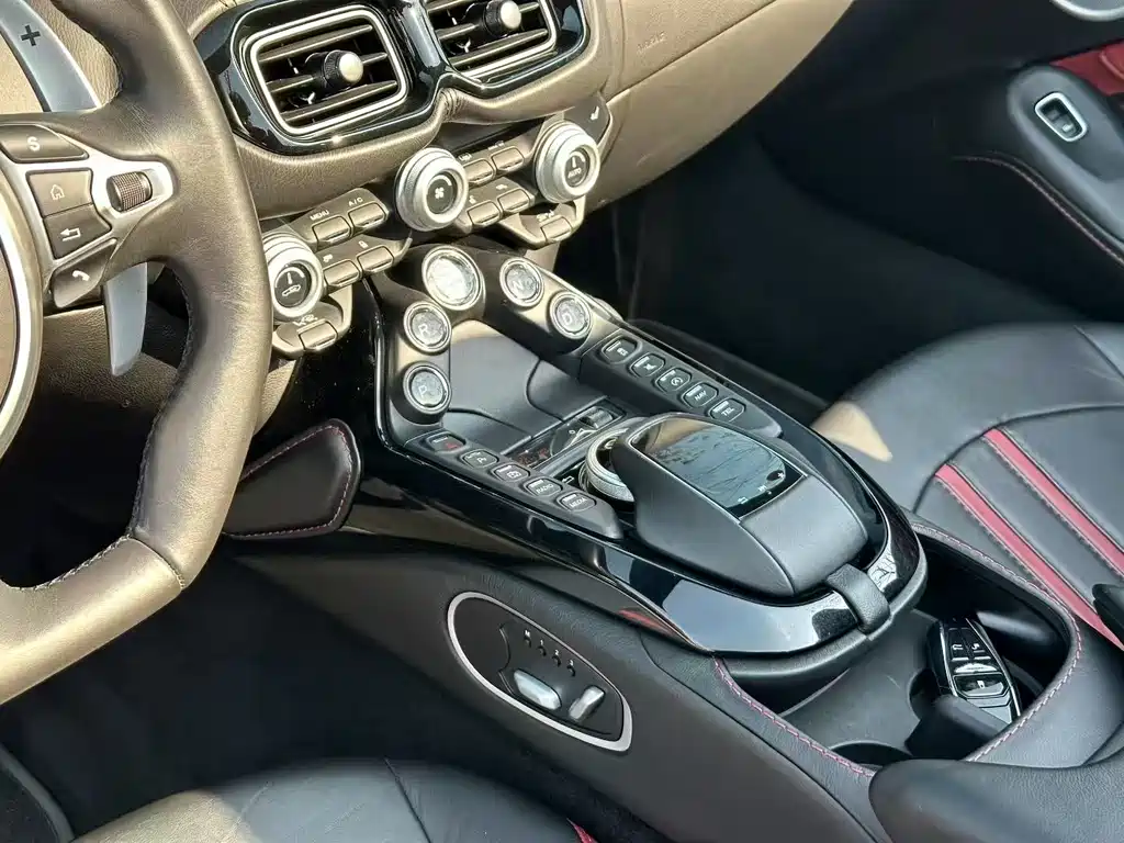Aston Martin V8 Vantage 2022 4.0T V8 Roadster