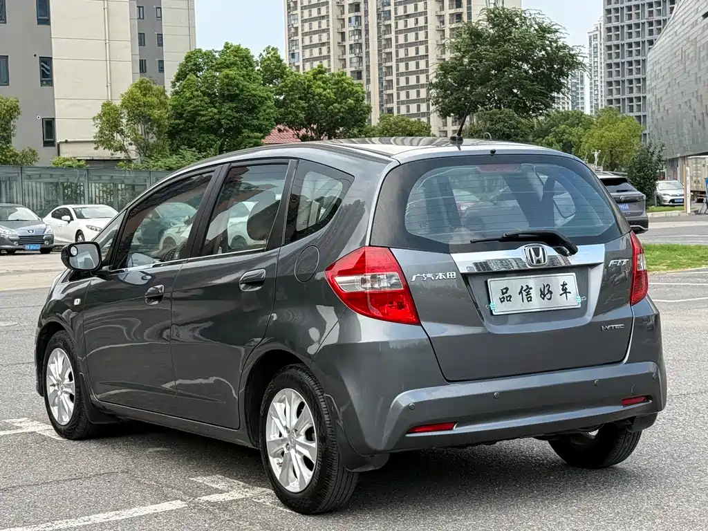 Honda Fit — миниатюра 6