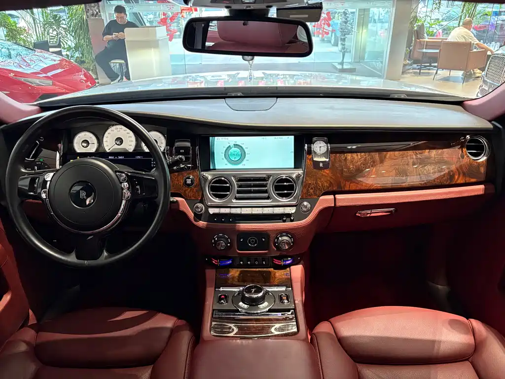 Rolls-Royce Ghost — миниатюра 9