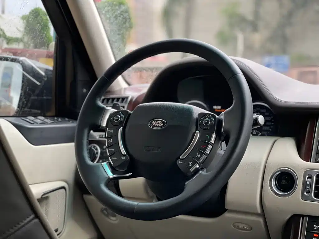 Land Rover Range Rover — миниатюра 13
