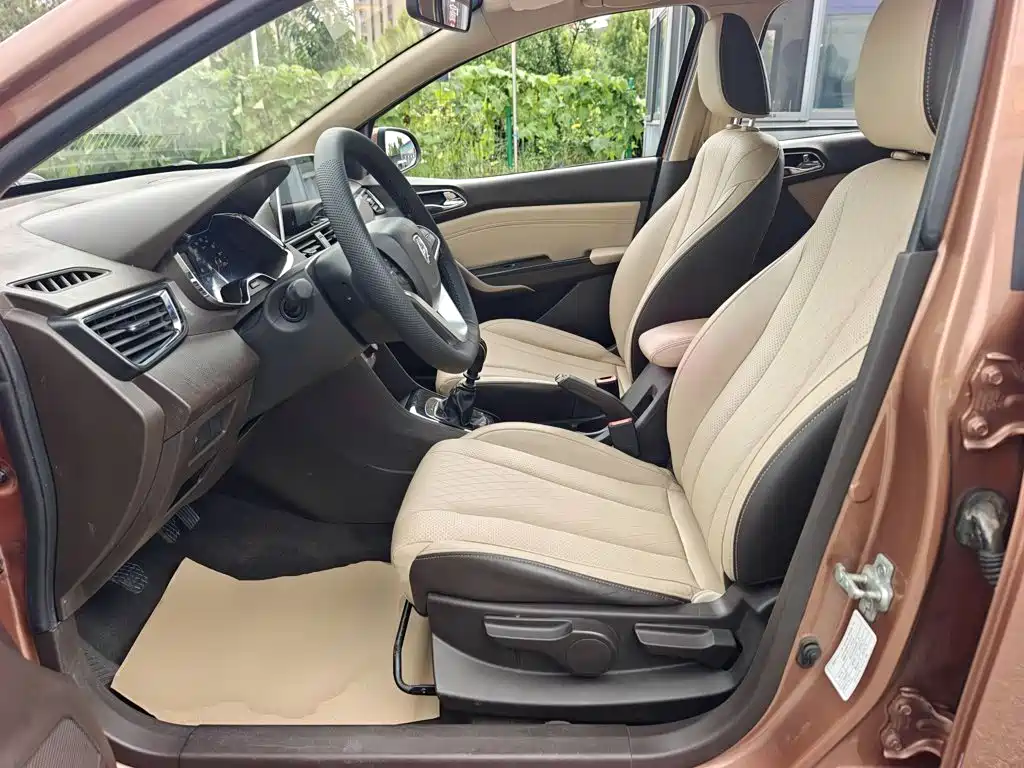 Baojun 310W — миниатюра 15