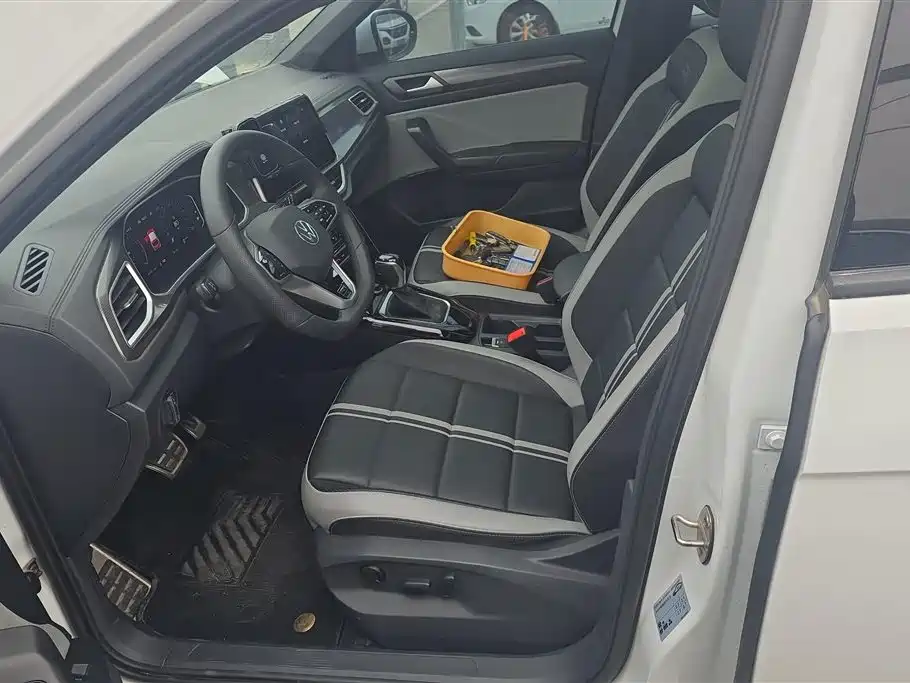 VOLKSWAGEN T ROC EXPLORING SONGS