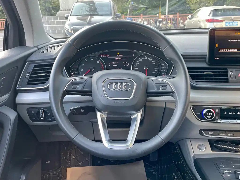 Audi Q5L — миниатюра 19