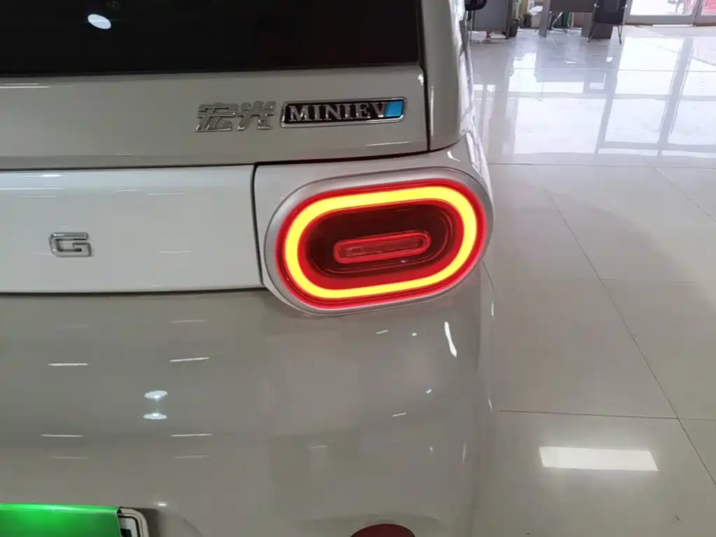 Wuling MINIEV — миниатюра 8
