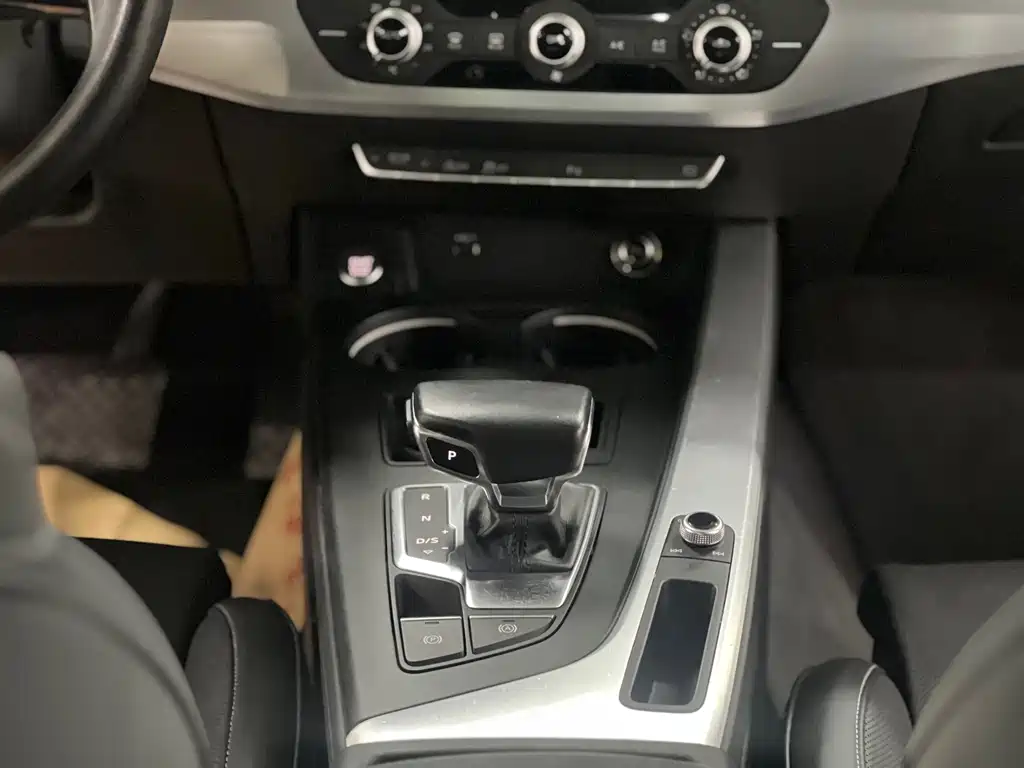 Audi A4L — миниатюра 11