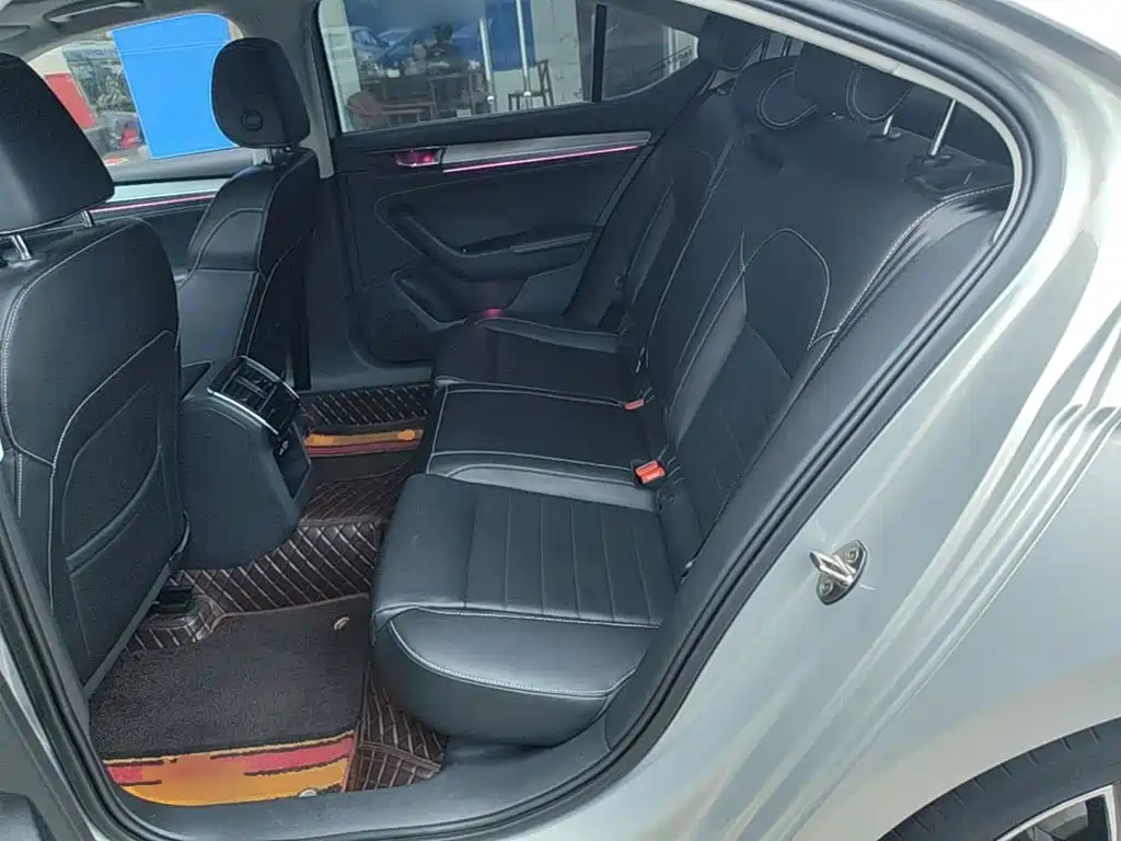 Skoda Superb — миниатюра 17