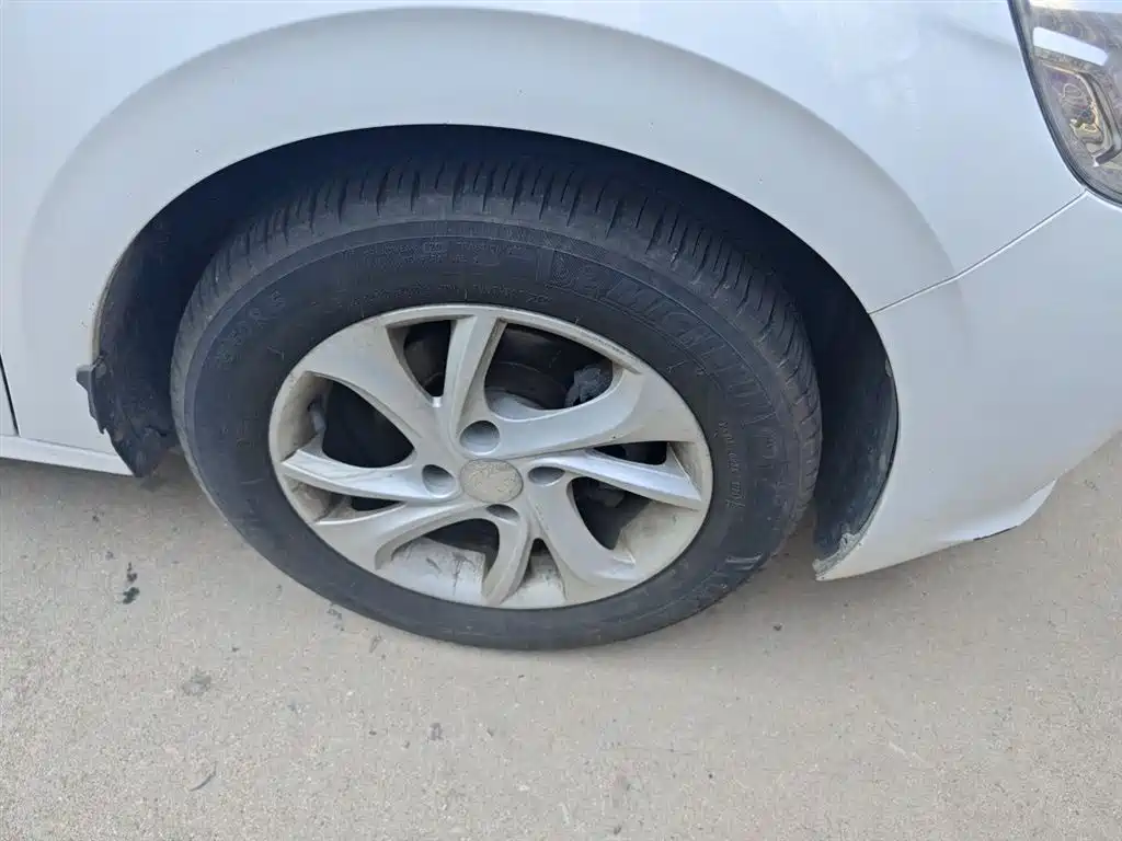 Peugeot 301 2014 1.6L AT Comfort