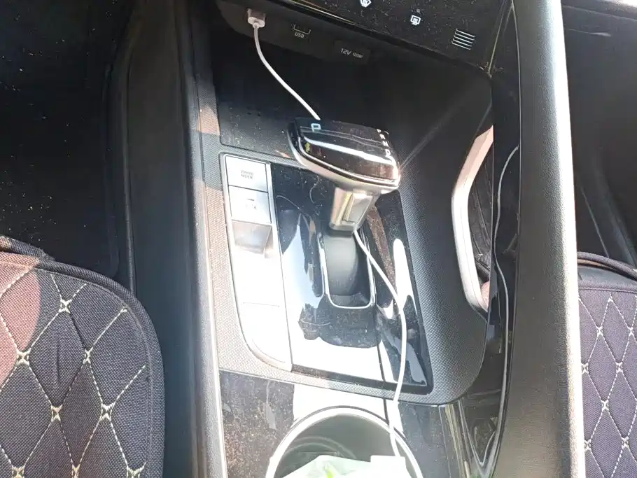 Hyundai Elantra — миниатюра 16